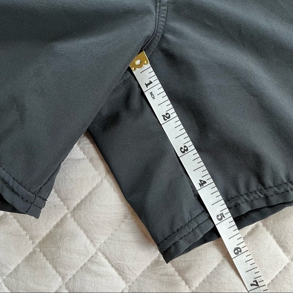 Billabong womens boardshorts - Picture 6 of 8